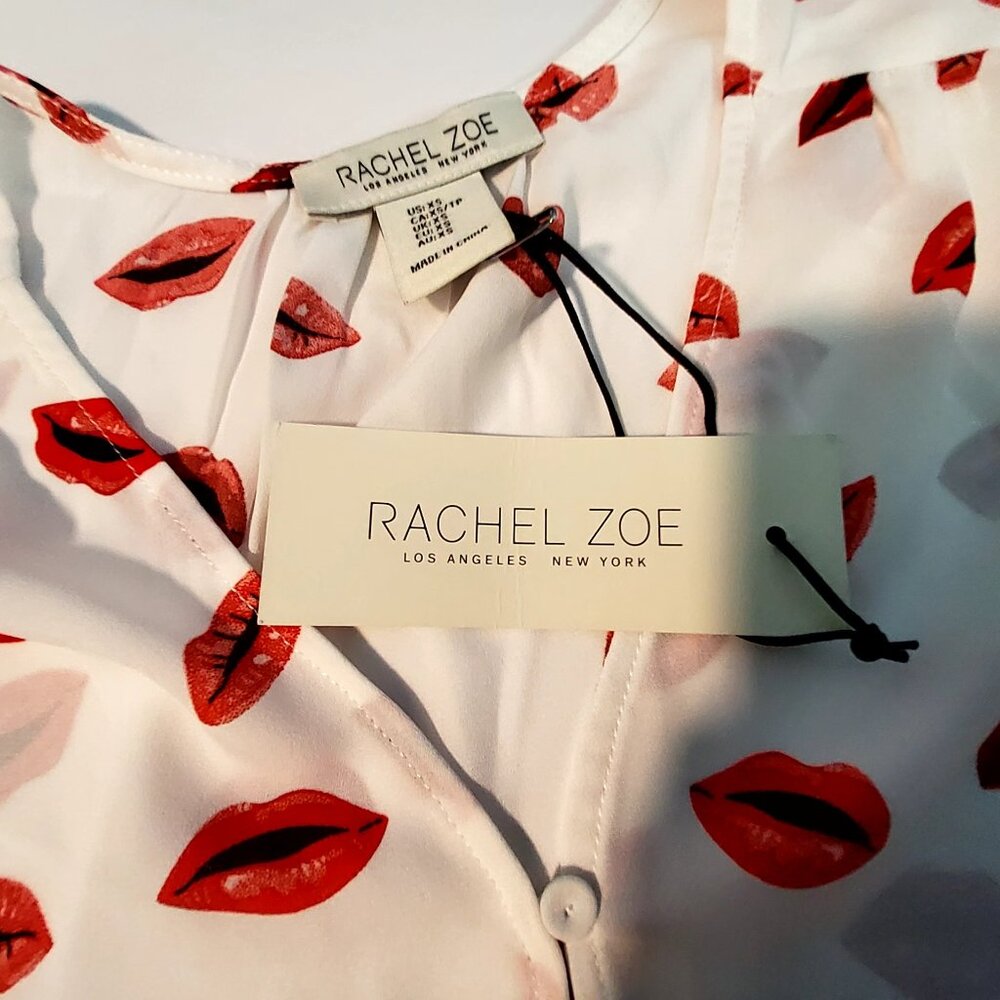 Rachel Zoe Womens XS White Blouse With Red Lips Print Cap Sleeves Button Detail - Picture 4 of 9